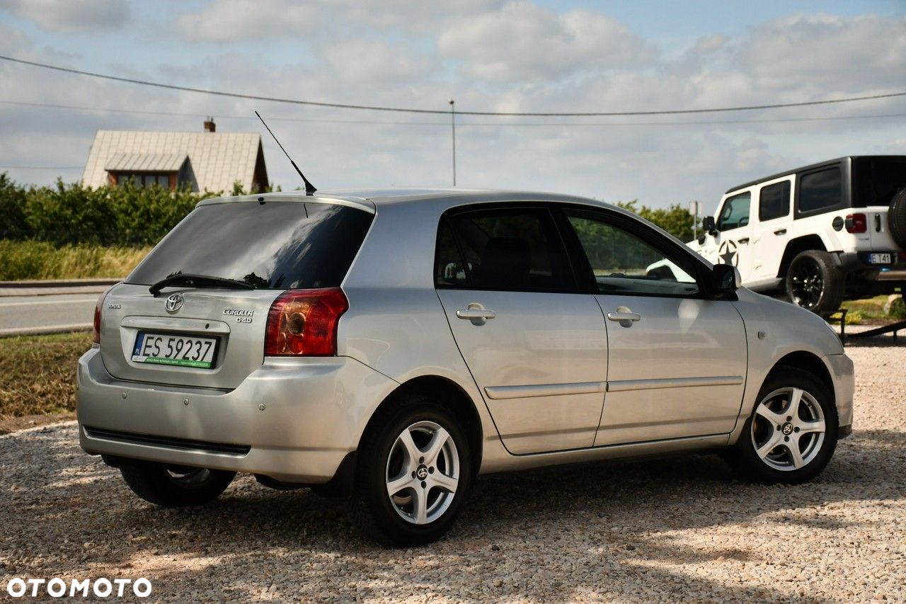 Toyota Corolla - 24
