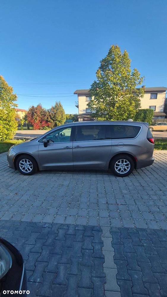 Chrysler Pacifica - 6