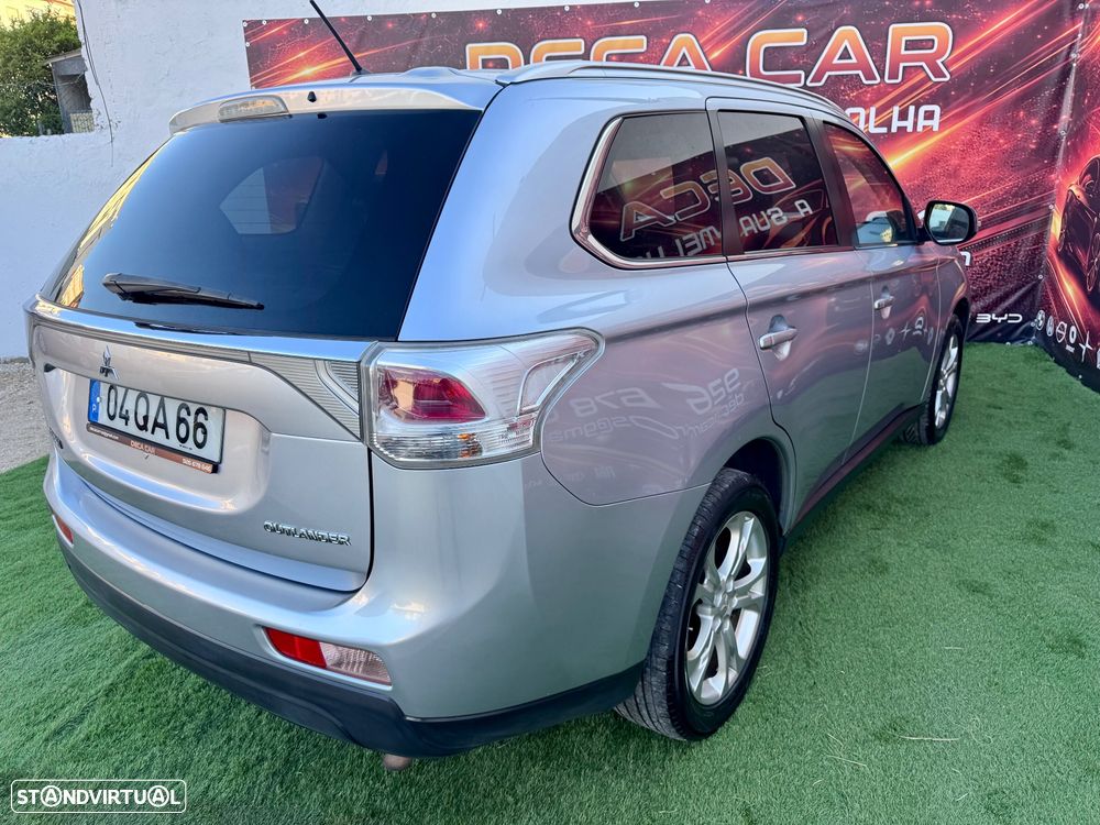 Mitsubishi Outlander 2.2 DI-D Instyle Navi - 8