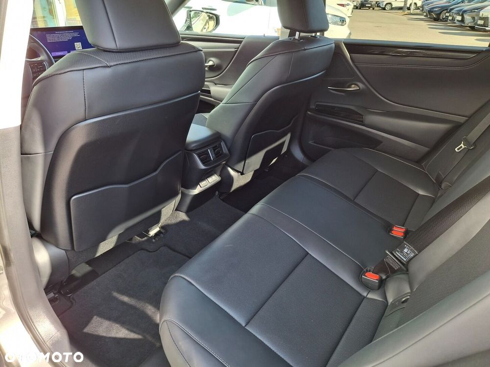 Lexus ES 300h Business Edition - 13