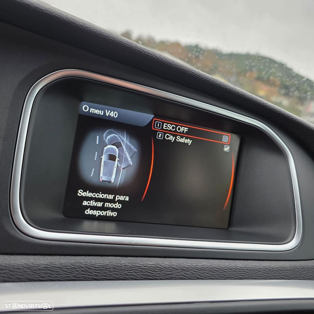 Volvo V40 1.6 D2 R-Design - 26