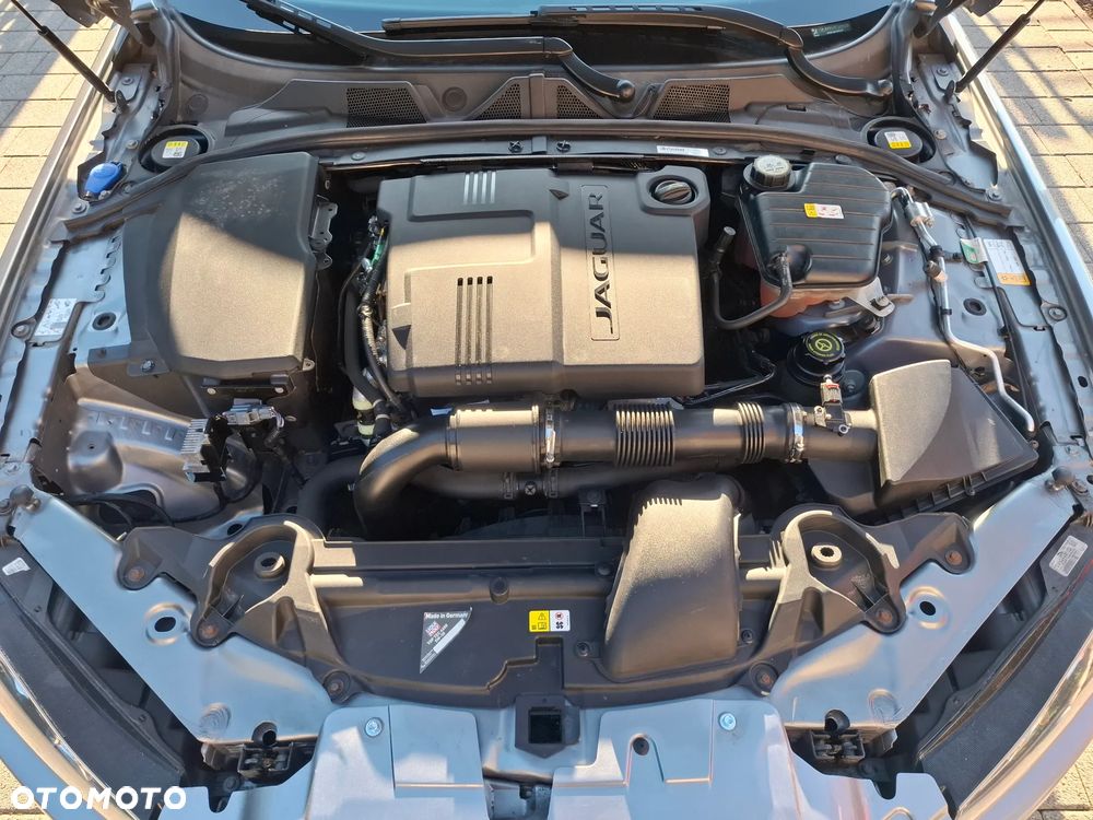 Jaguar XF 2.2 D Premium Luxury - 14
