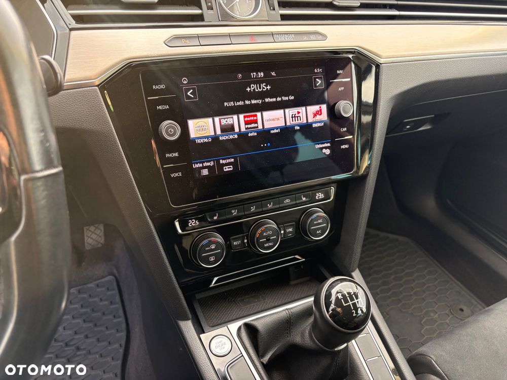 Volkswagen Passat 2.0 TDI SCR Highline - 5