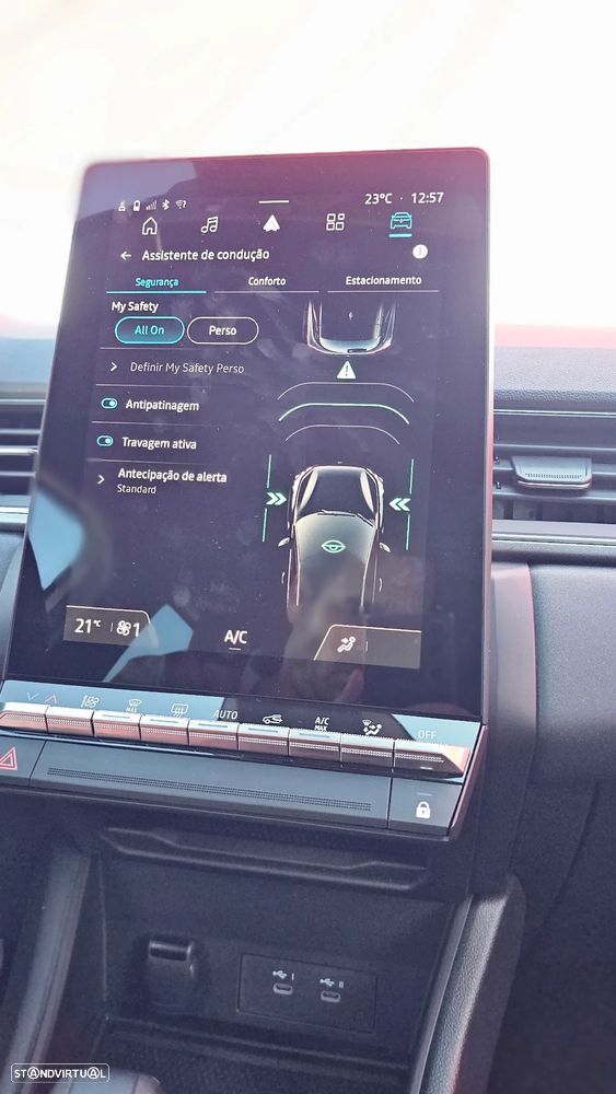 Renault Captur 1.6 E-Tech Full Hybrid Evolution - 36