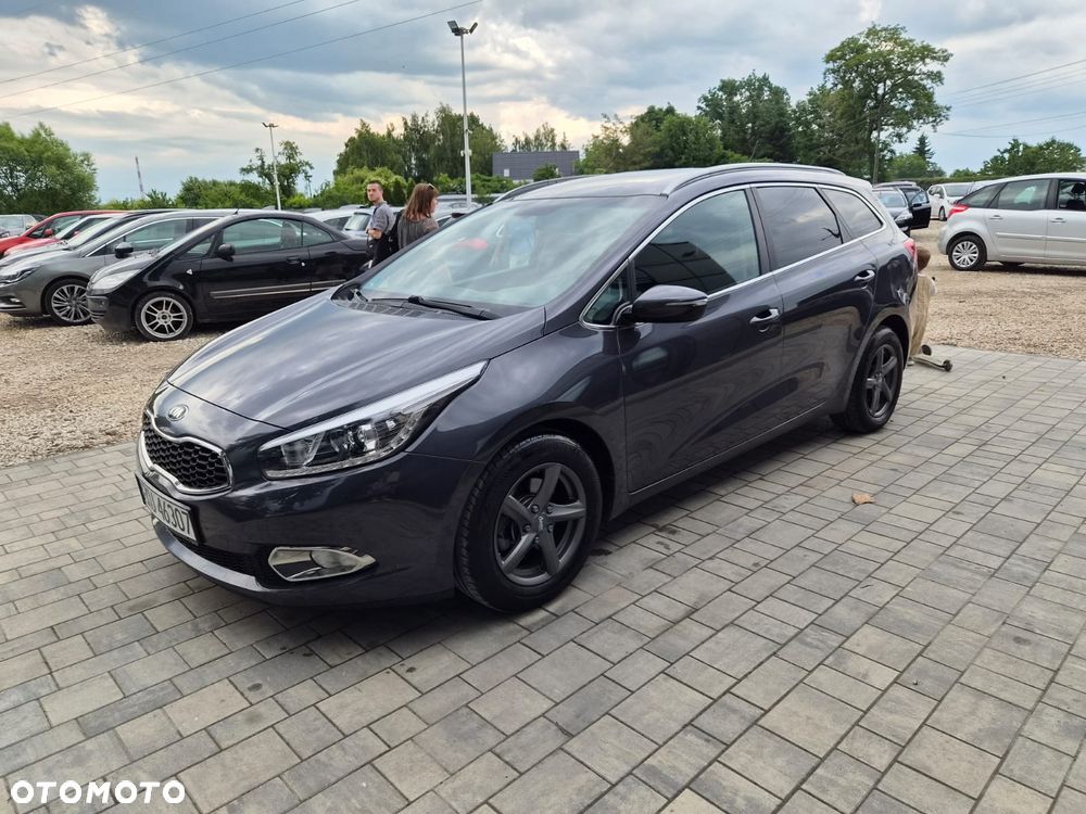 Kia Ceed - 10