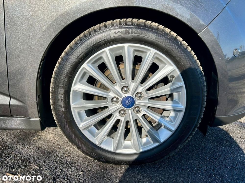 Ford Grand C-MAX - 35