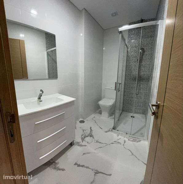 T2 TOTALMENTE Remodelado!! Amadora/ Damaia. - Grande imagem: 4/9