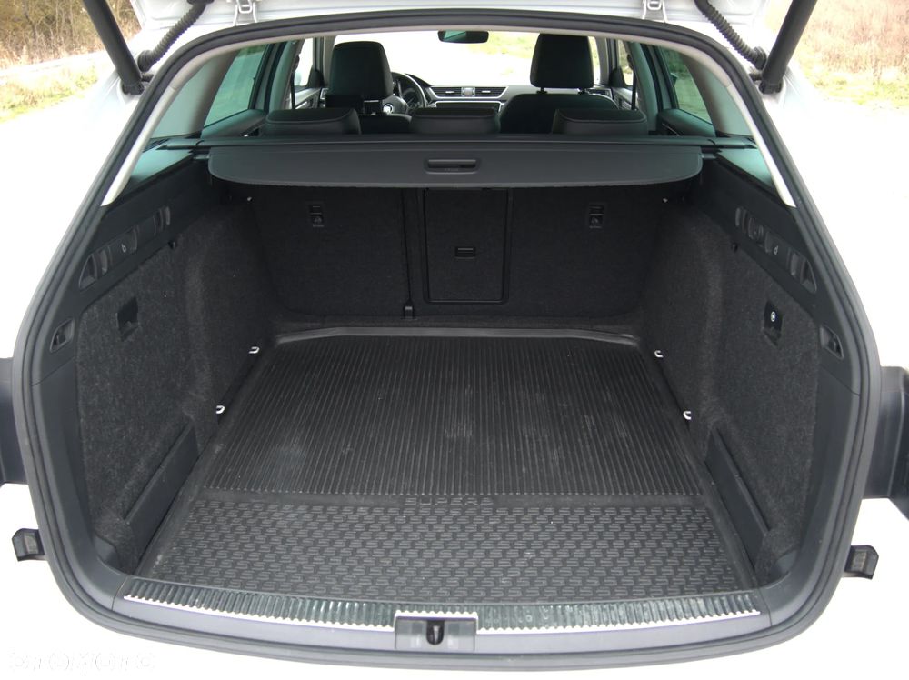 Skoda Superb 2.0 TSI Style DSG - 33