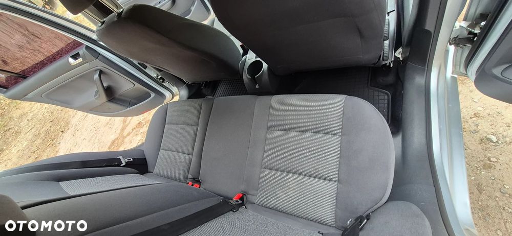 Volkswagen Golf 1.9 TDI Comfortline DSG - 9