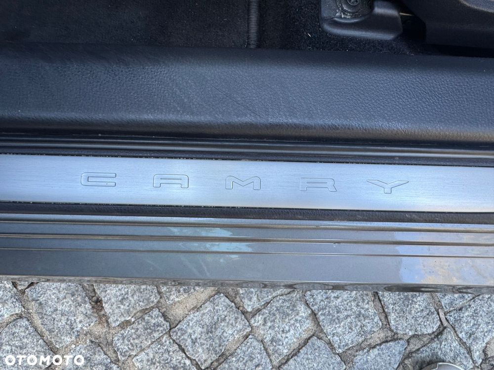 Toyota Camry 2.5 Hybrid Executive CVT - 17