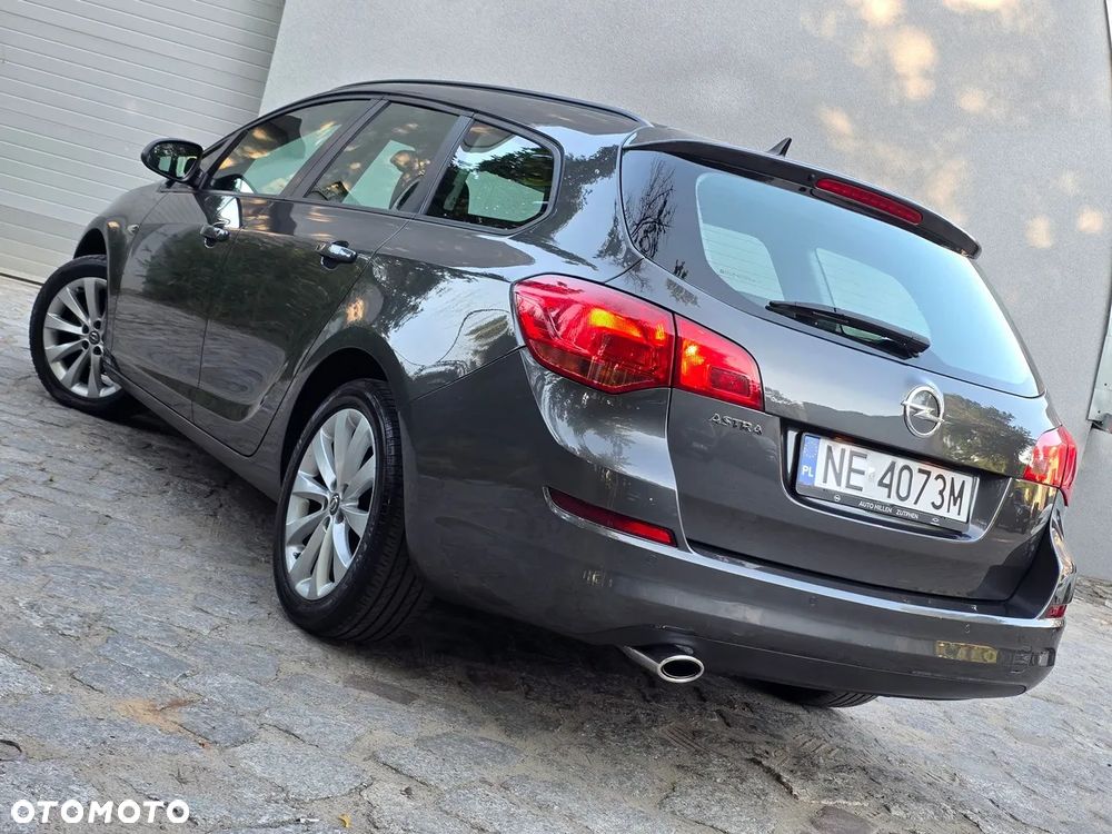 Opel Astra 1.4 T Cosmo - 14