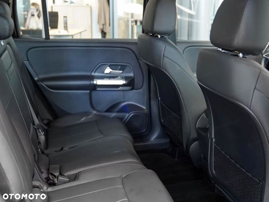 Mercedes-Benz GLB - 14