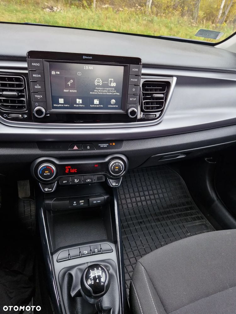 Kia Rio - 29