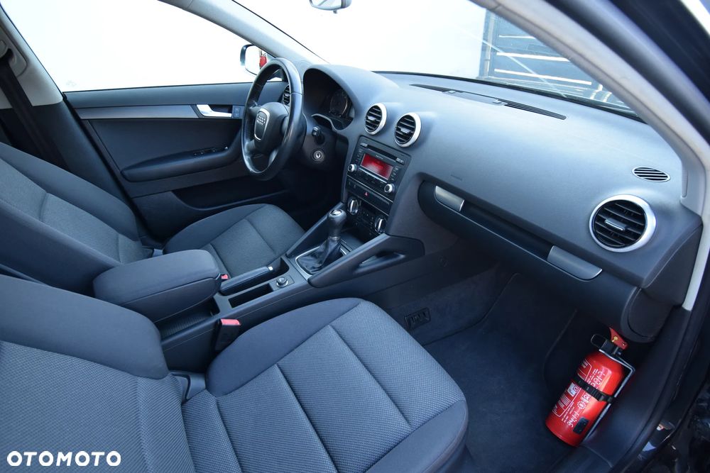 Audi A3 Sportback 1.6 TDI Attraction - 27