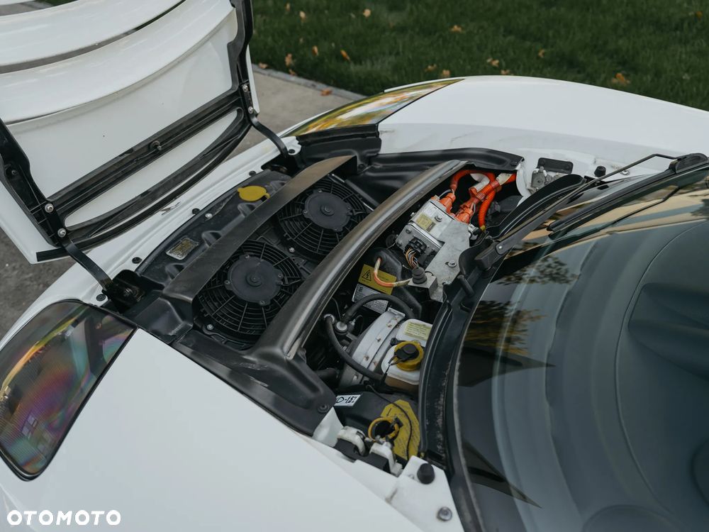 Tesla Roadster - 24