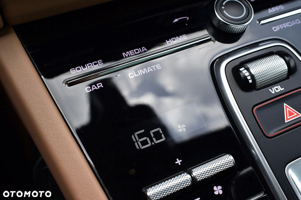 Porsche Cayenne S - 25