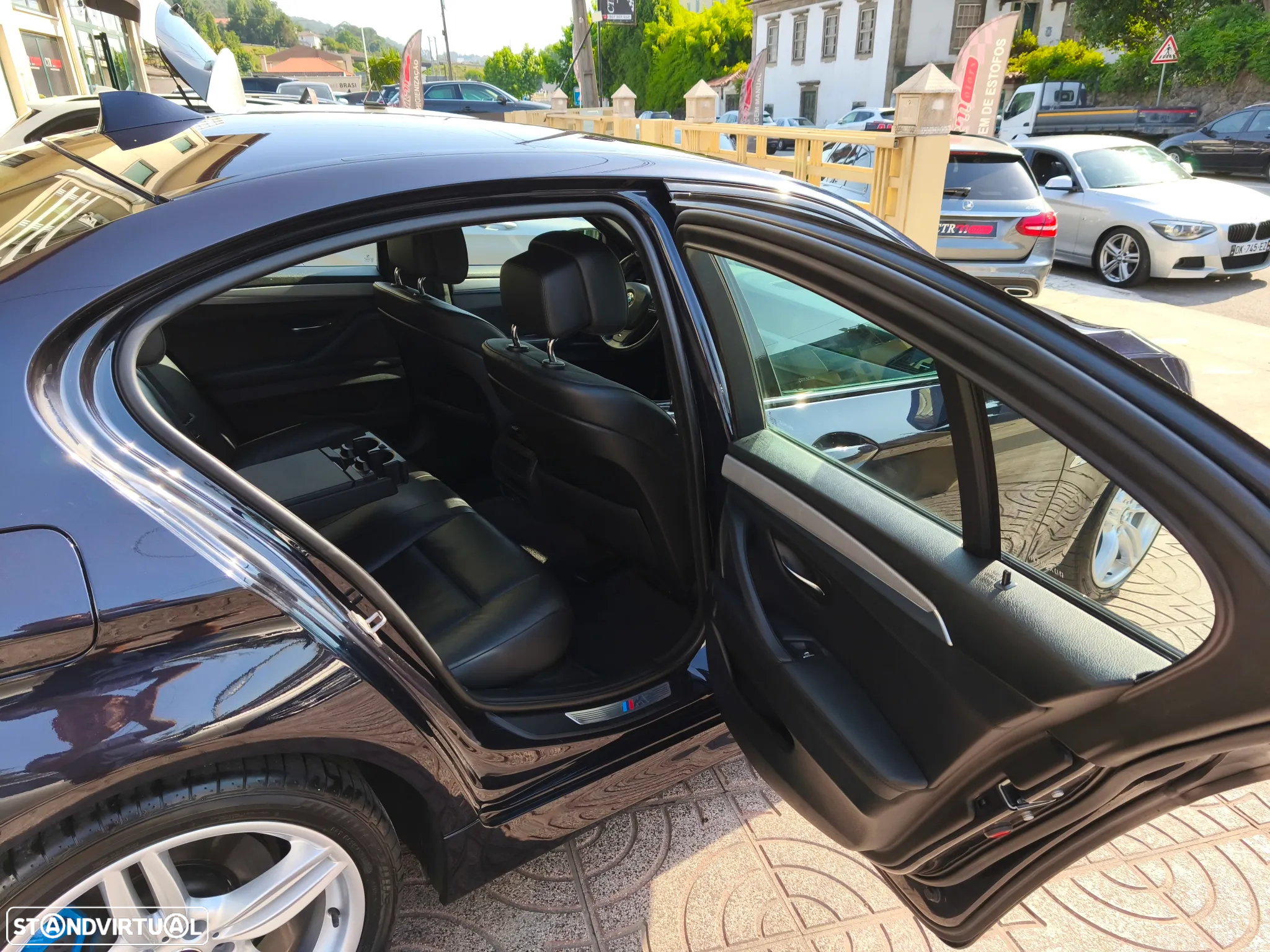 BMW 525 d xDrive Pack M Auto - 24
