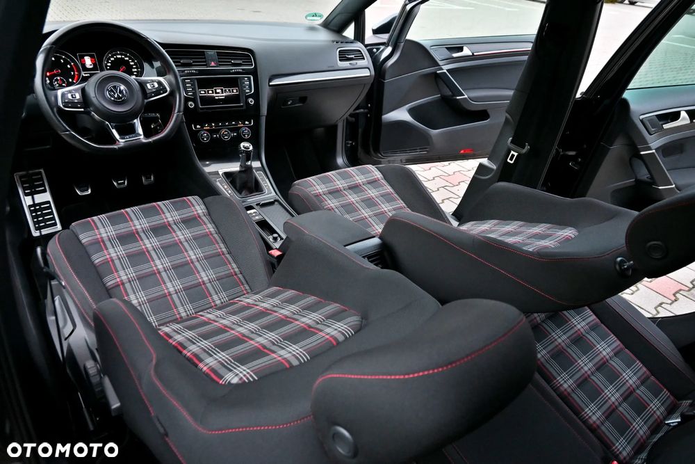 Volkswagen Golf GTI BlueMotion Technology - 36