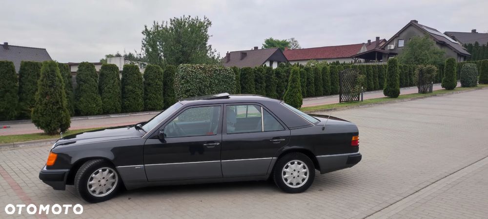 Mercedes-Benz W124 (1984-1993) - 28