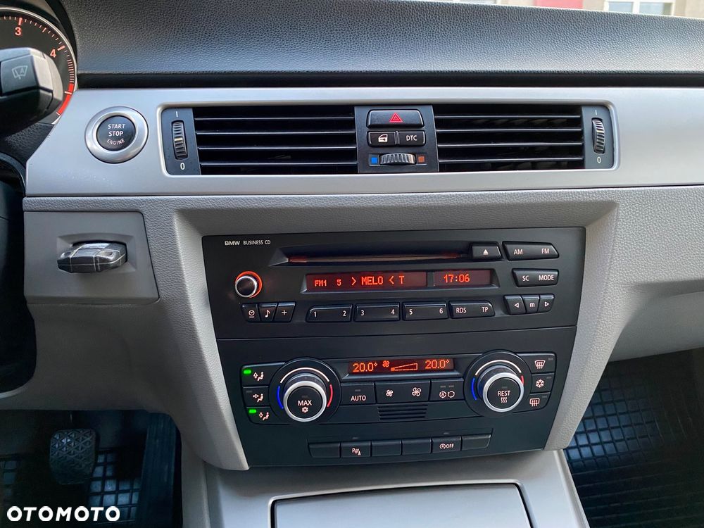 BMW Seria 3 320d - 35