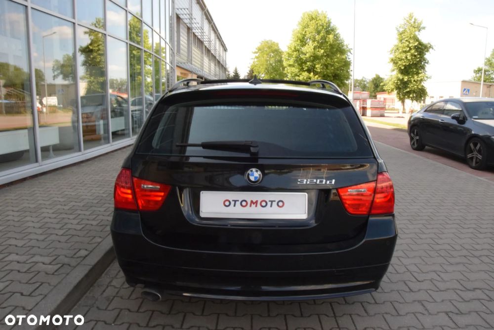 BMW Seria 3 320d xDrive DPF - 15