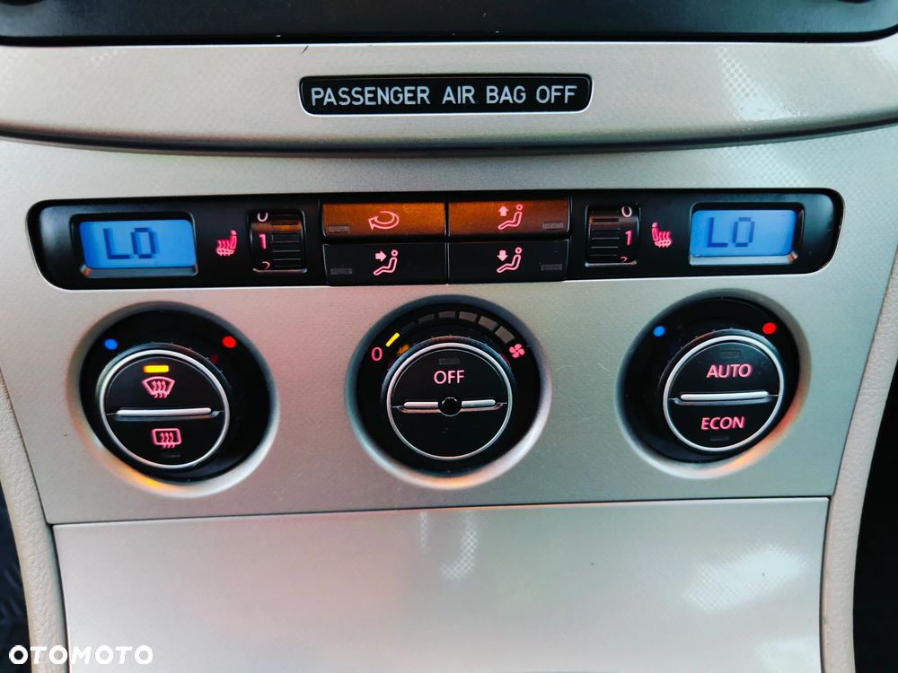 Volkswagen Passat 1.6 Comfortline - 30