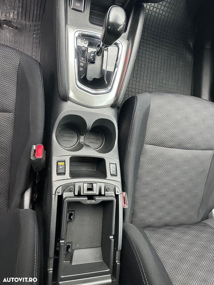 Nissan Qashqai 1.6 DCI Xtronic N-Connecta - 11