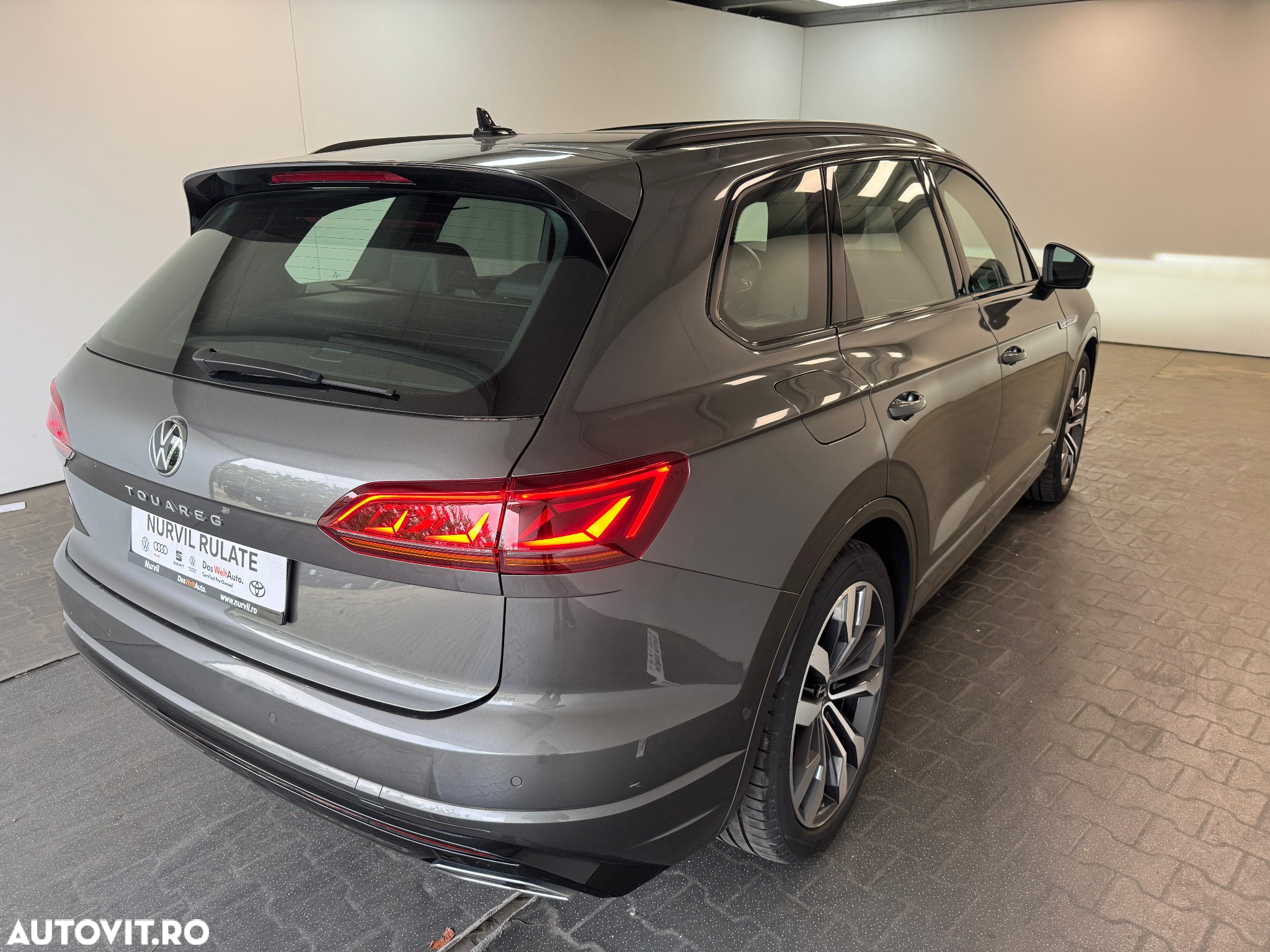 Volkswagen Touareg 3.0 V6 TDI 4Motion DPF Automatik R-Line - 24