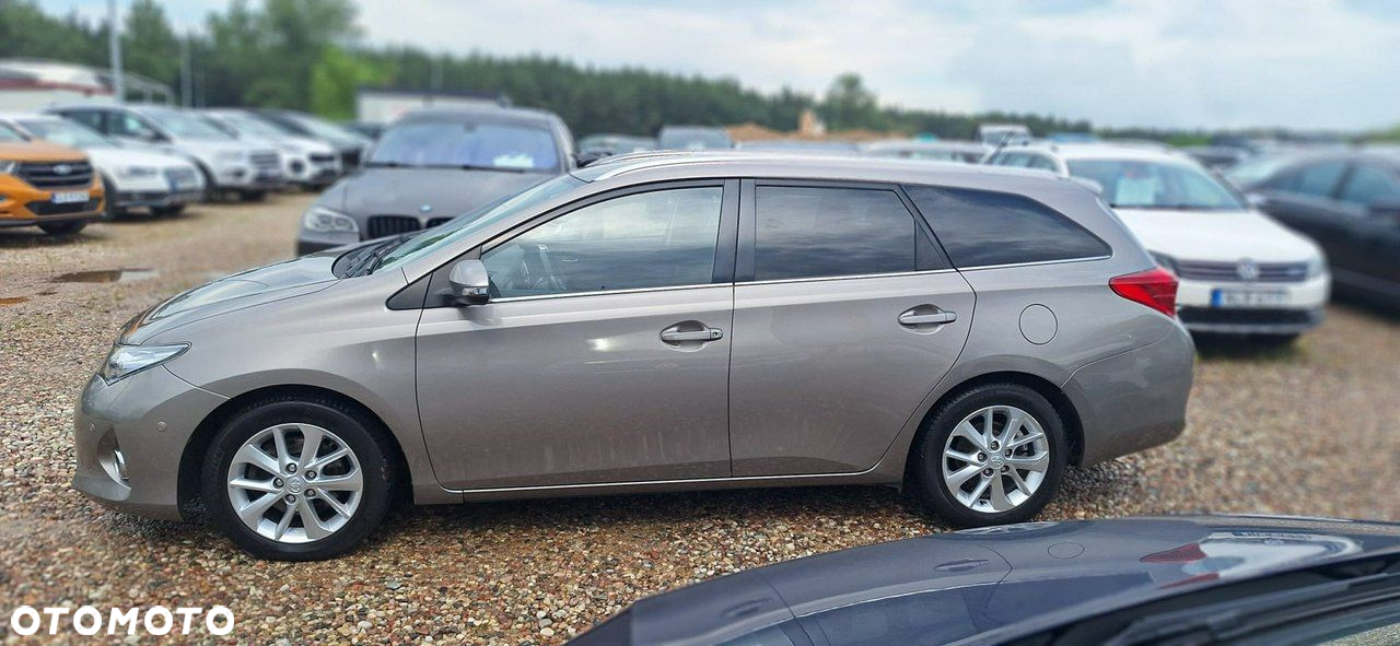 Toyota Auris - 4
