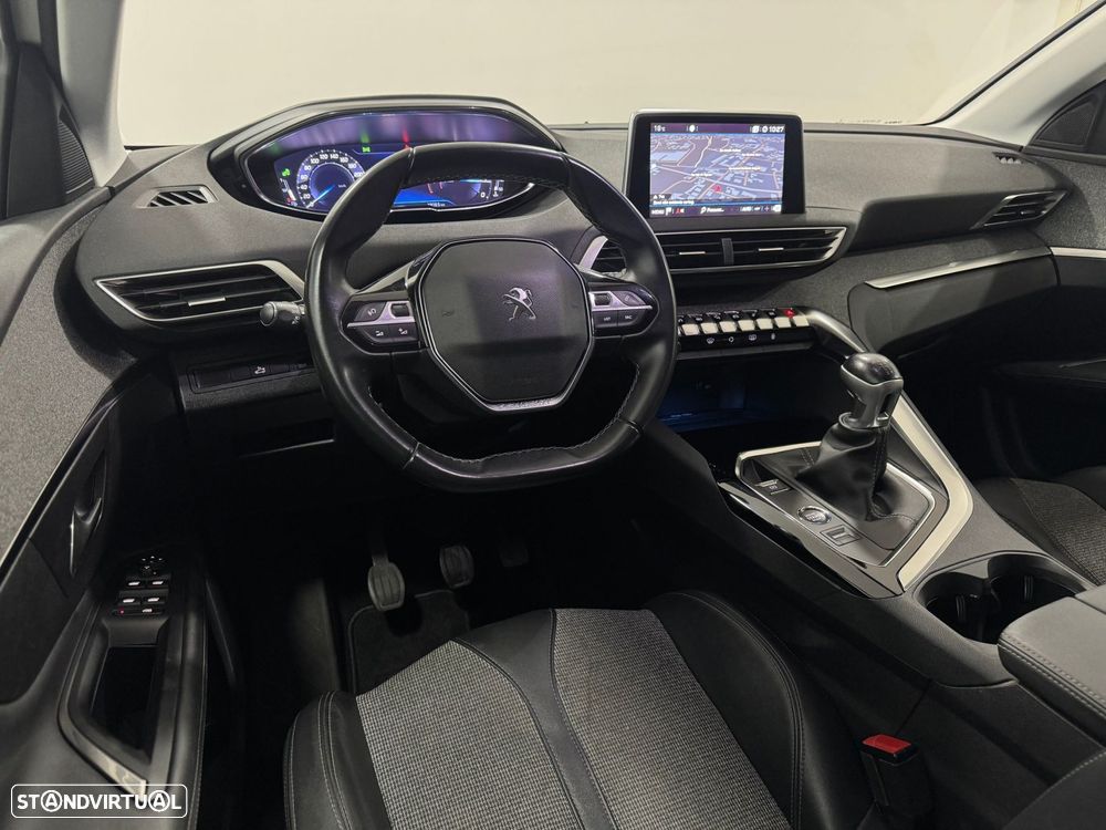 Peugeot 3008 1.2 PureTech Allure EAT8 - 24