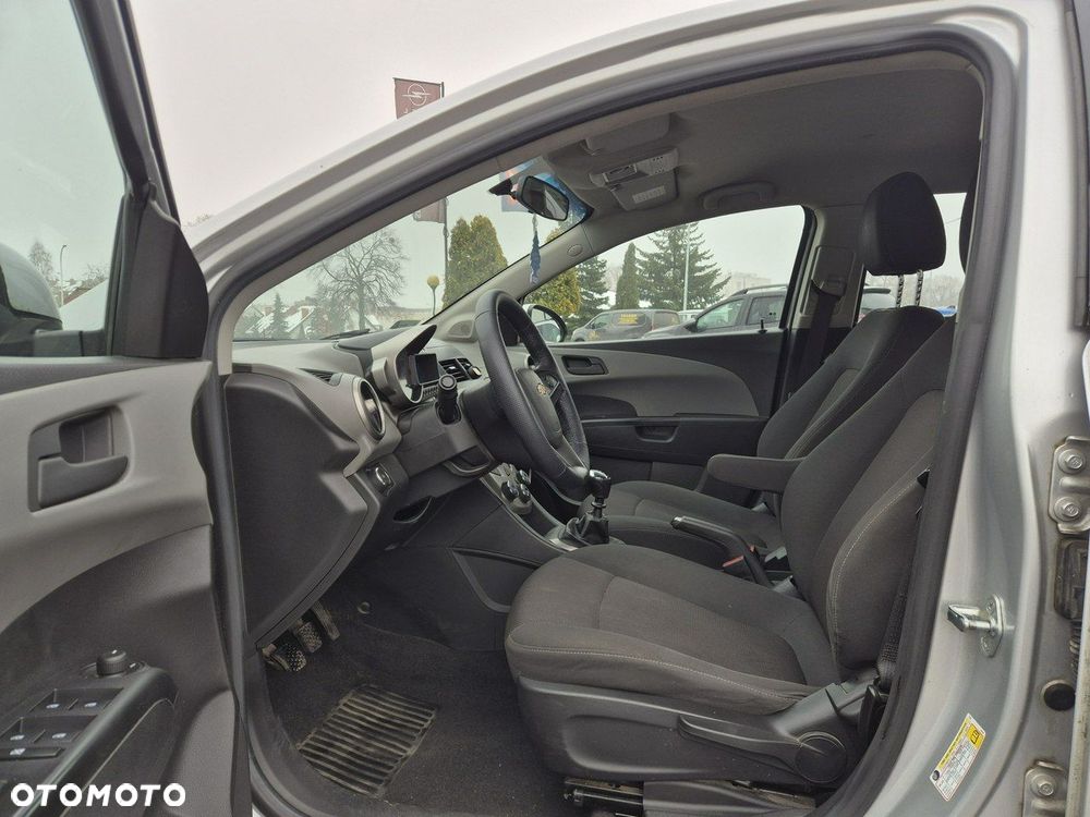 Chevrolet Aveo - 9