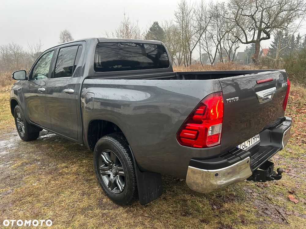 Toyota Hilux 4x4 Double Cab Autm Executive - 3