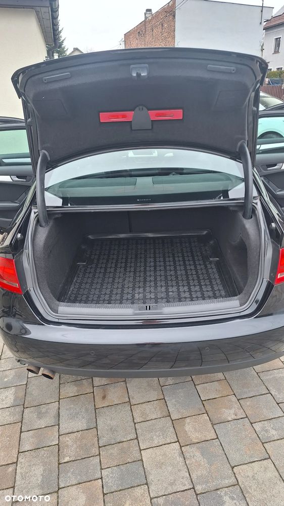 Audi A4 Limousine - 18