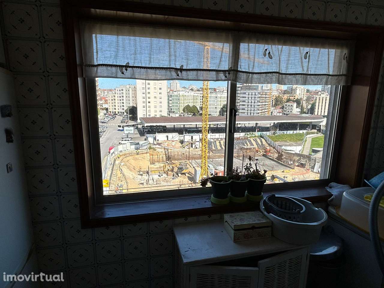 Vende-se T2 na Rua 5 de Outubro - Grande imagem: 5/32