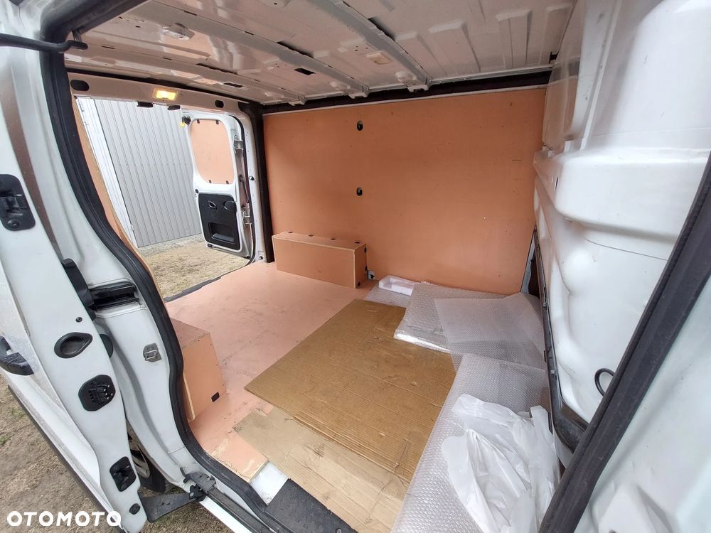 Renault TRAFIC - 11