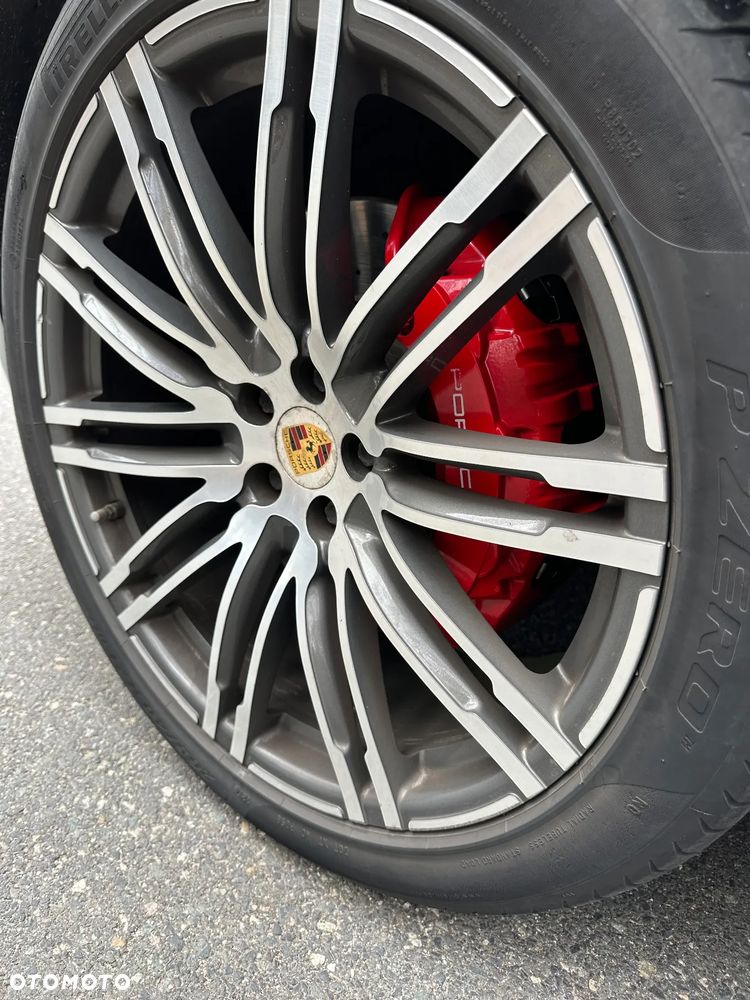 Porsche Macan Turbo - 6