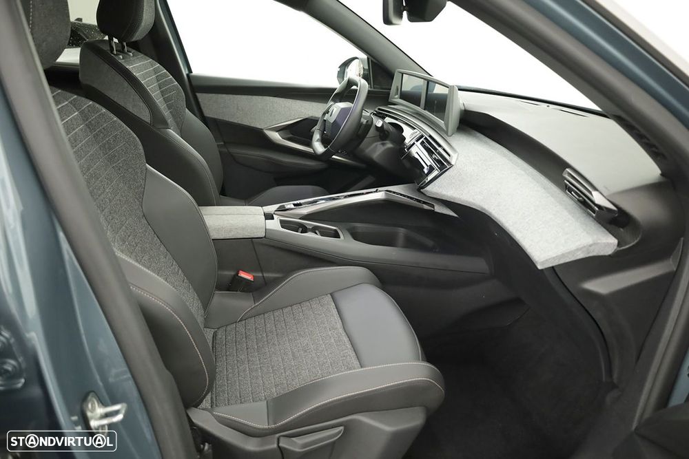 Peugeot 5008 1.2 Hybrid Allure e-DCS6 - 19