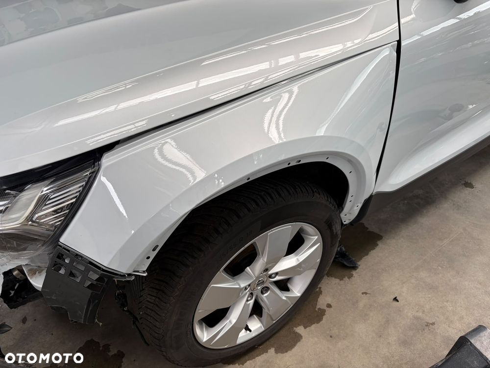 Volvo XC 40 D3 SCR AWD Momentum - 10