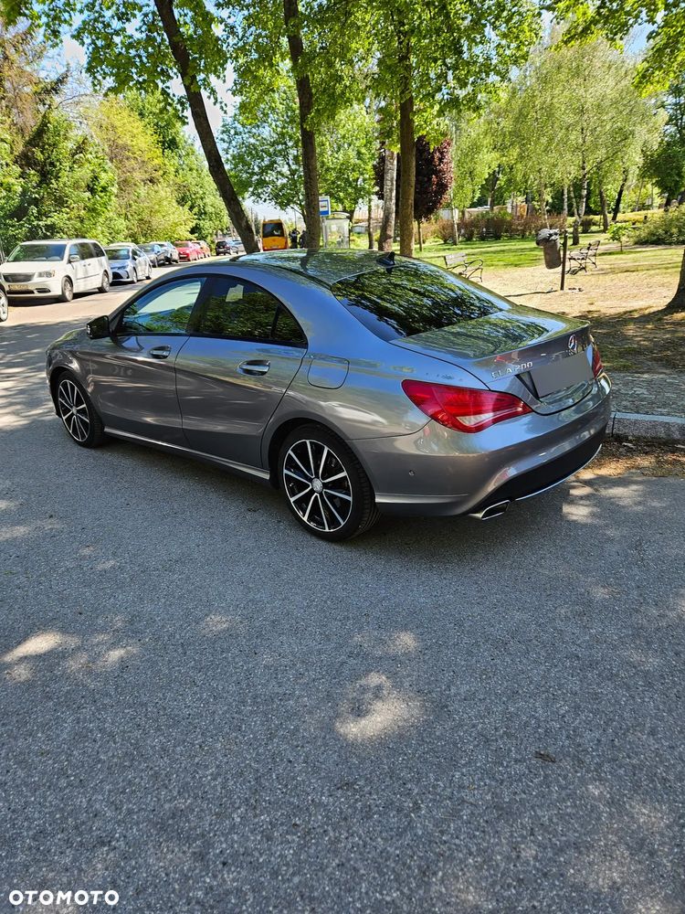 Mercedes-Benz CLA 200 7G-DCT Urban - 1