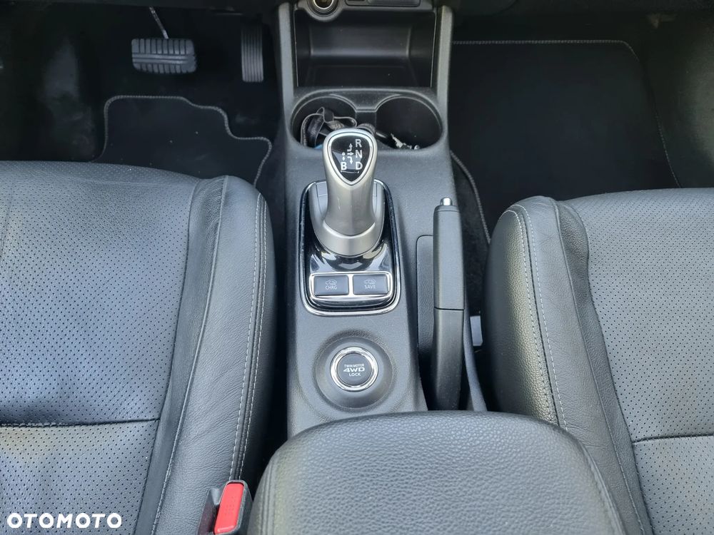 Mitsubishi Outlander Instyle NAVI + - 18