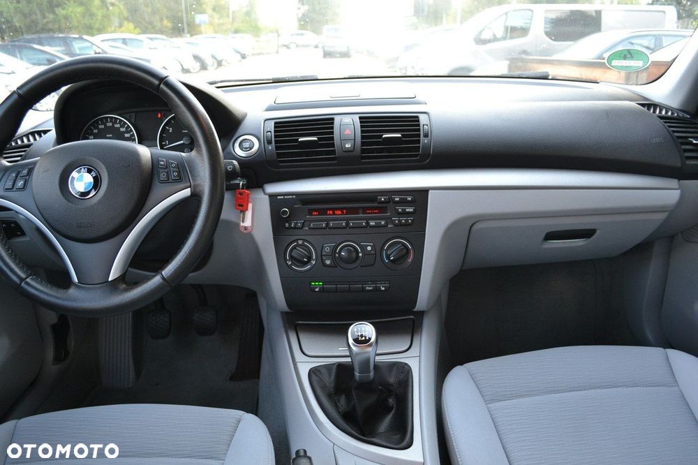 BMW Seria 1 116i - 8