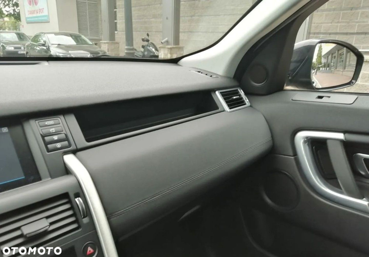 Land Rover Discovery Sport - 31