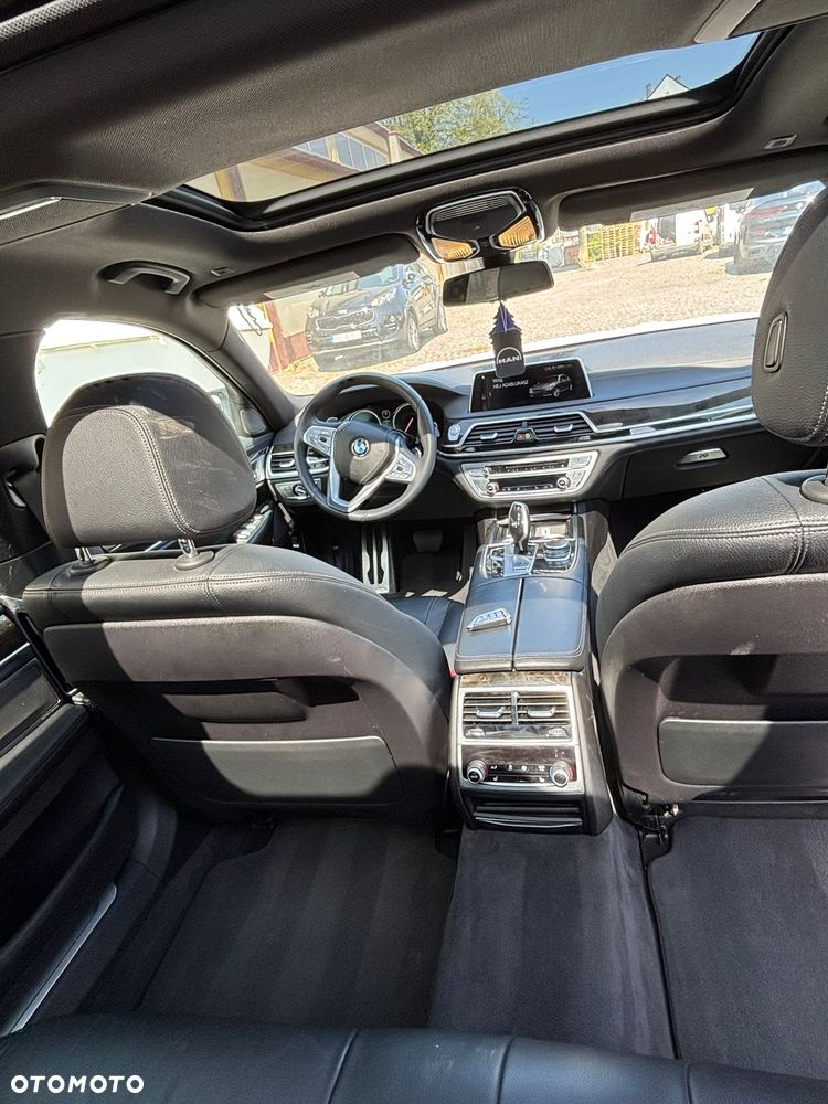 BMW Seria 7 740Li - 21