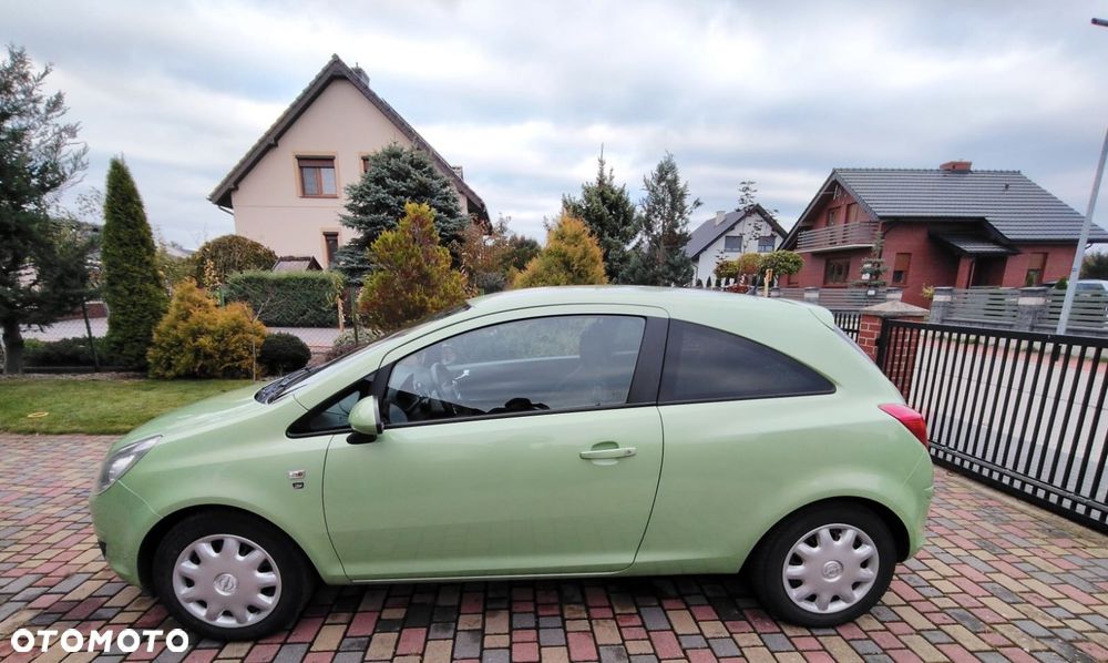 Opel Corsa 2010 photo 3