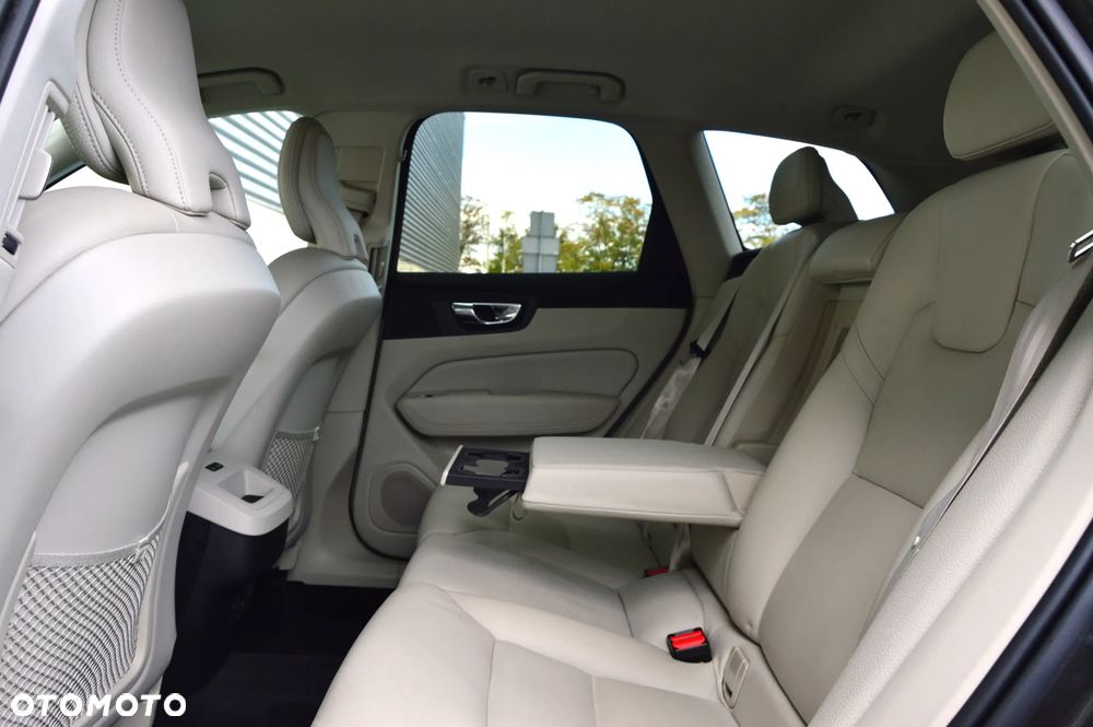 Volvo XC 60 B4 B Core - 13