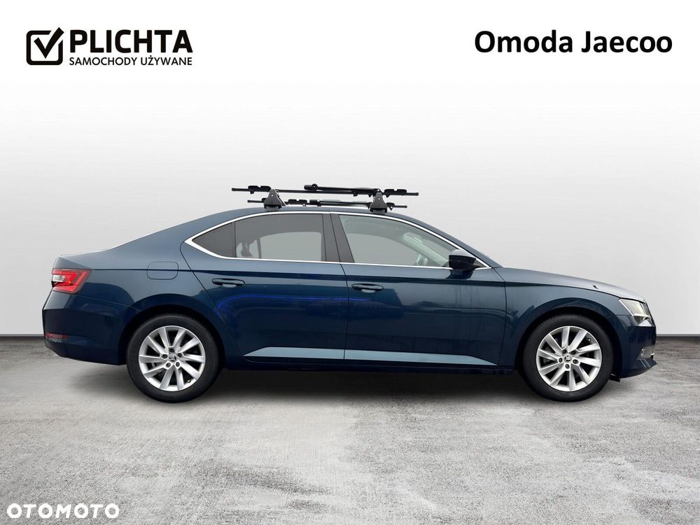 Skoda Superb 2.0 TDI SCR Style DSG - 6