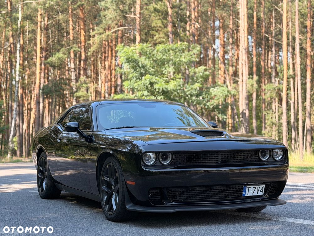 Dodge Challenger - 2