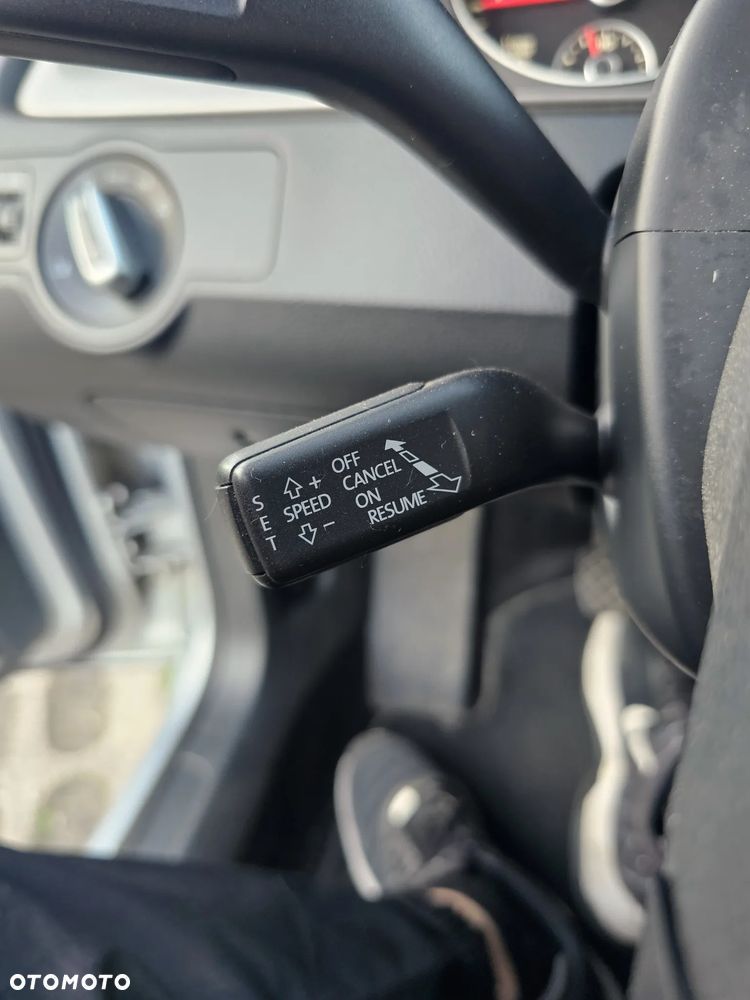 Volkswagen Passat - 27