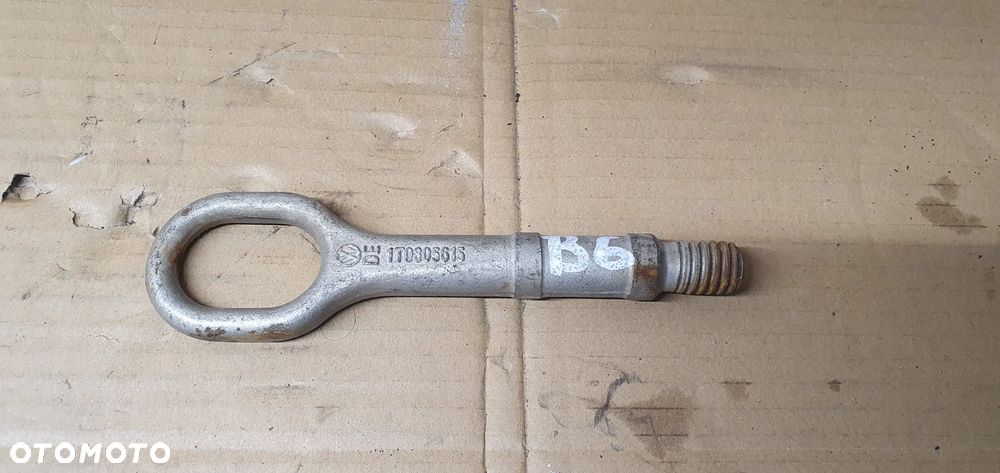 Hak holowniczy ucho VW Passat B6 1T0805815 - 1