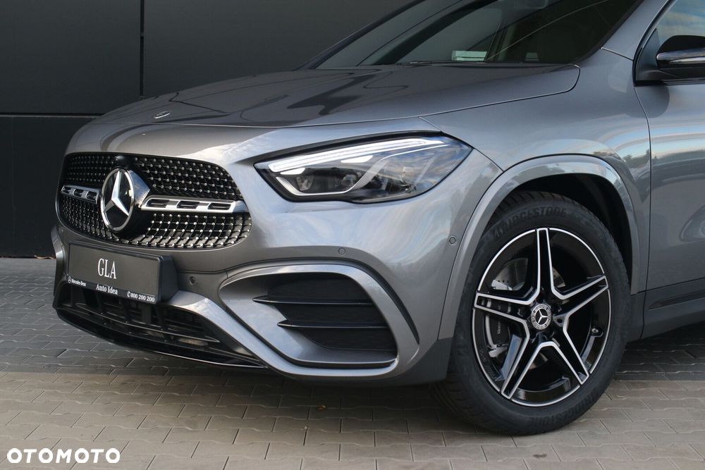 Mercedes-Benz GLA - 12